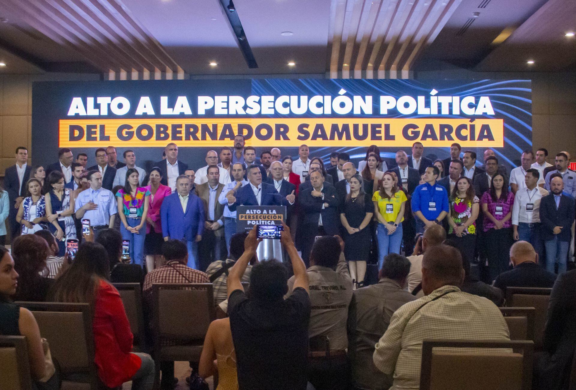 Líderes nacionales del PRI, PAN y PRD se unen para hacer un reclamo al gobernador de Nuevo León Samuel García