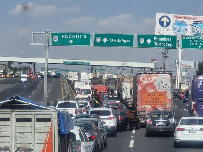 Policías de Ecatepec provocan cierres a la circulación en Autopista México-Pachuca