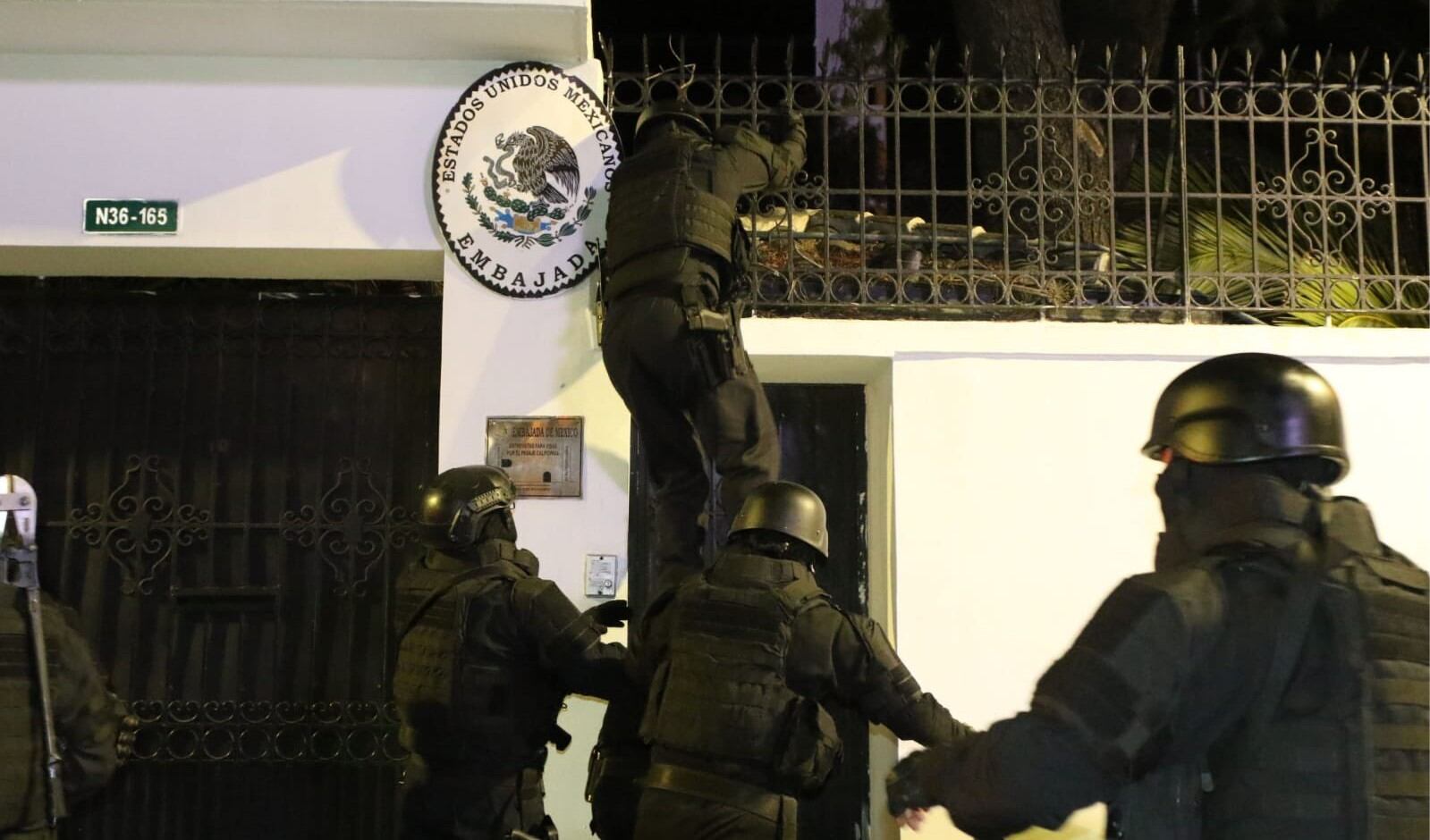 Irrupción de Ecuador a embajada de México 