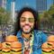 Lenny Kravitz se echó una hamburguesa callejera en CDMX y hasta clientes le llevó al puesto (VIDEO)