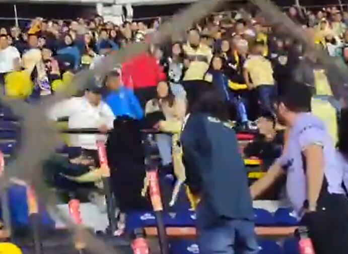 Violencia en las tribunas del estadio Azteca