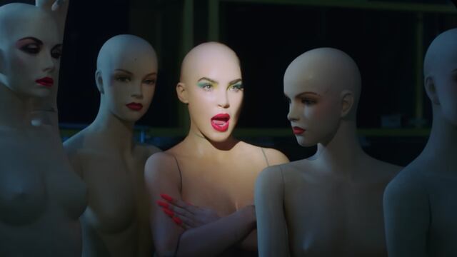 Belinda en el video "Me encantaría"