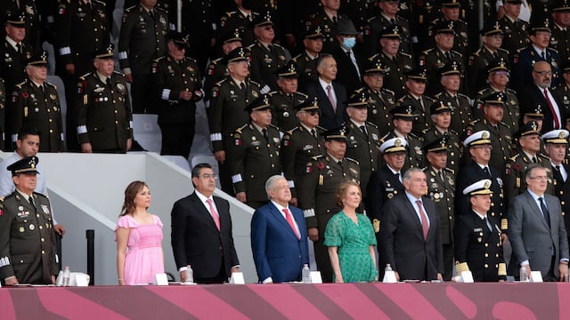 Andrés Manuel López Obrador encabezó la ceremonia por el 161 aniversario de la conmemoración de la Batalla de Puebla en la zona militar