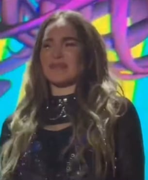 Belinda llorando durante concierto de las Fiestas de Octubre de Guadalajara
