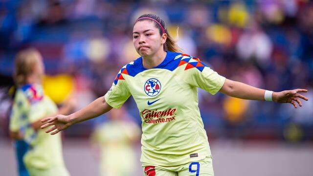 Katty Martínez, en un duelo con América Femenil.