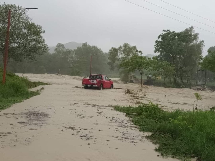 Tormenta tropical cHRIS tocó tierra en Veracruz