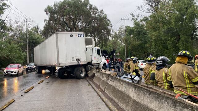 Accidente de trailer en Insurgentes Sur, CDMX hoy 20 de junio