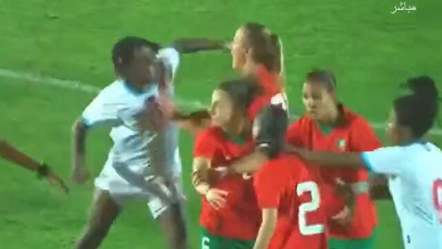 Brutal agresión en partido amistoso de futbol femenil