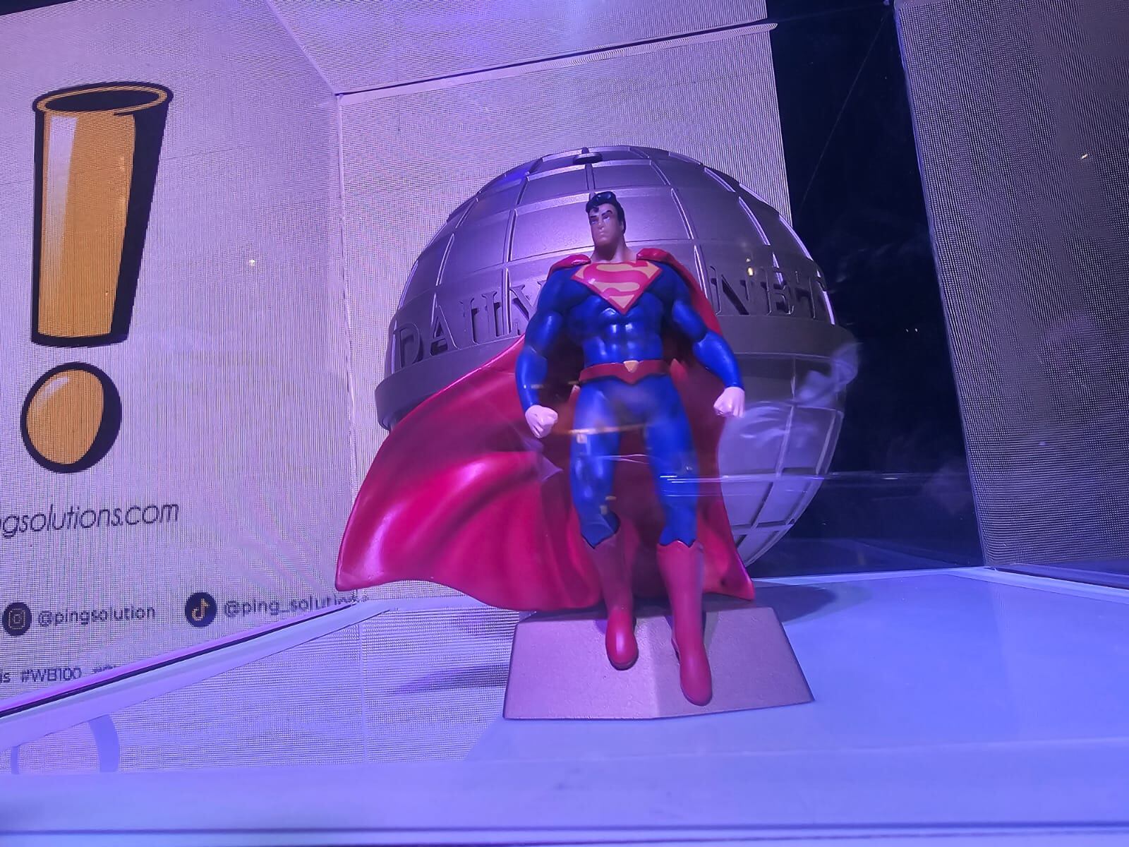 Palomera de Superman que venderán en Cinépolis por los 100 años de Warner