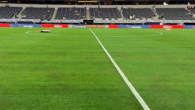 El AT&T Stadium se muestra en malas condiciones para el juego entre la Selección Mexicana y Costa Rica.