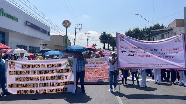 Personal de la Salud del Estado de México protesta por falta de insumos en Toluca