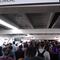 ¿Qué pasó en la Línea 8 del Metro CDMX? Largas filas provocaron caos en estaciones por retrasos de hasta 40 minutos