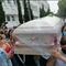 Perla Cristal es hallada muerta en Guanajuato; exigen justicia frente a la Fiscalía de la CDMX con ataúd de la joven