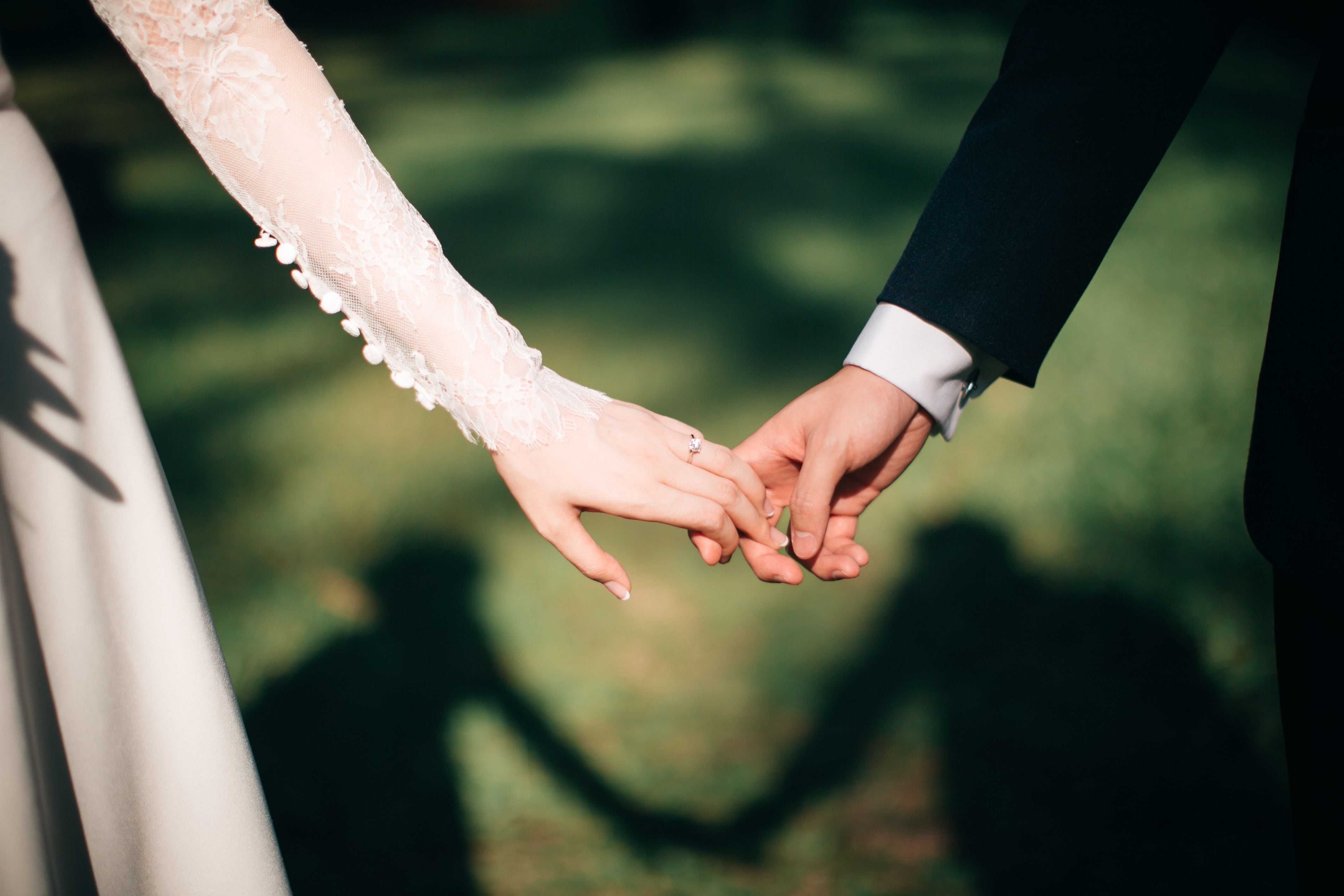 ¿Qué significa soñar que te casas? 5 significados que no tienen que ver con  boda